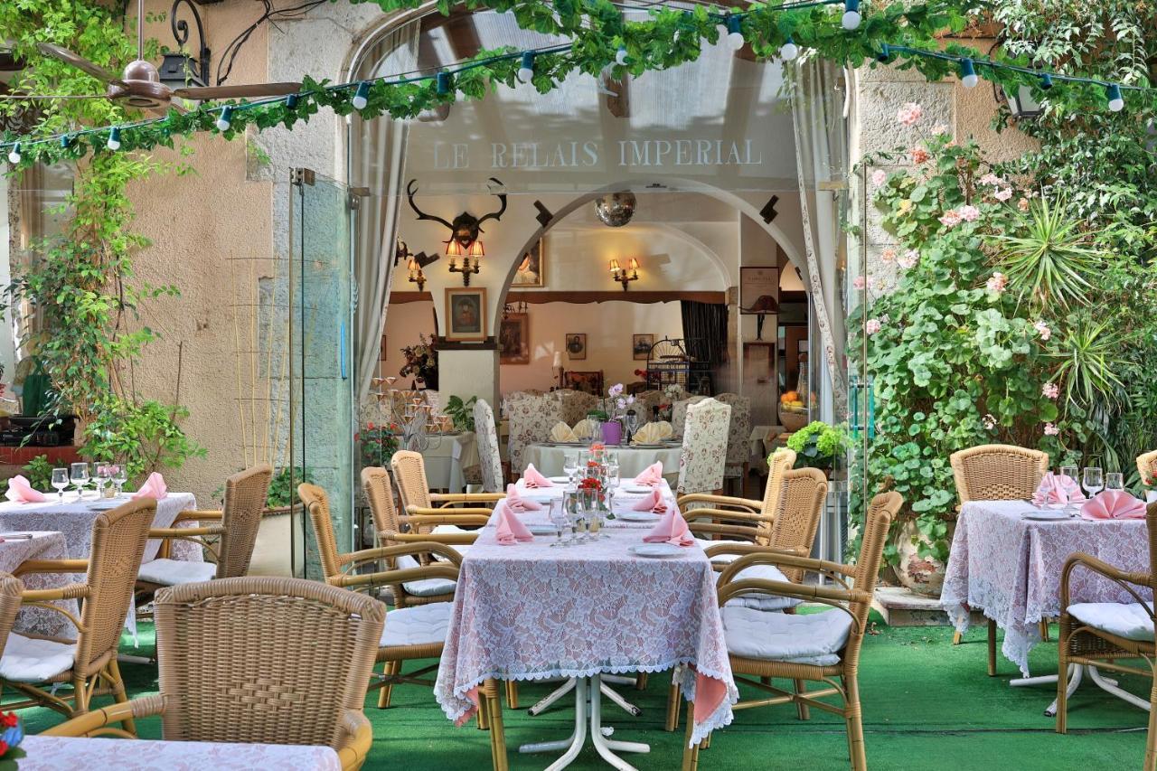 Готель Logis Le Relais Imperial Saint-Vallier-de-Thiey Екстер'єр фото