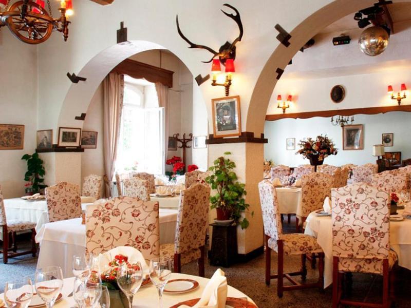 Готель Logis Le Relais Imperial Saint-Vallier-de-Thiey Екстер'єр фото