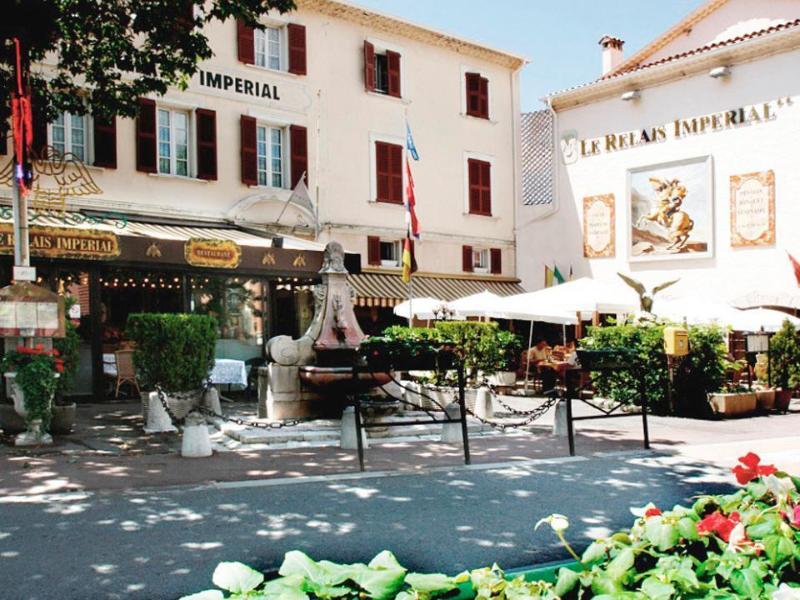 Готель Logis Le Relais Imperial Saint-Vallier-de-Thiey Екстер'єр фото