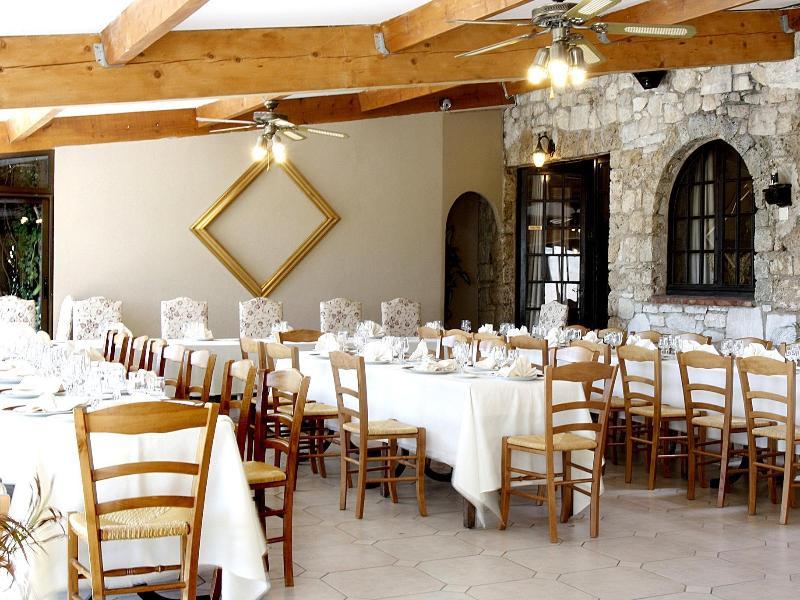 Готель Logis Le Relais Imperial Saint-Vallier-de-Thiey Екстер'єр фото